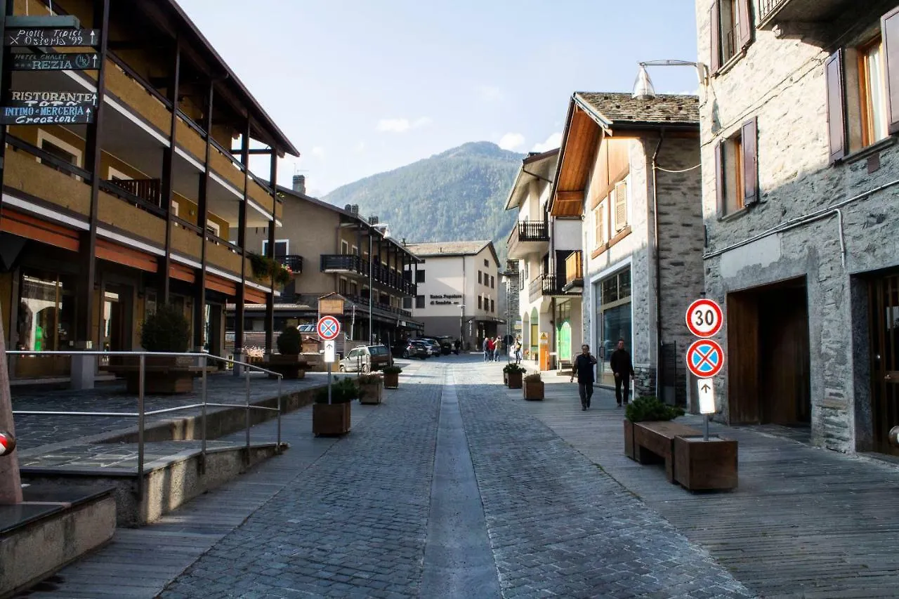Appartamento Trilocale in centro a Chiesa Valmalenco Chiesa in Valmalenco